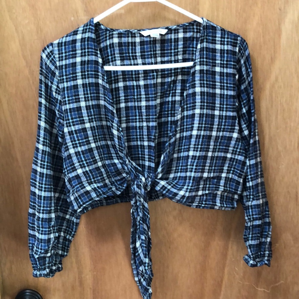 American Eagle tie front top